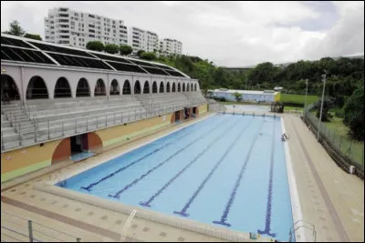 Pour clore cette visite quel sport, parmi la sélection, peut-on faire dans ce lieu ?