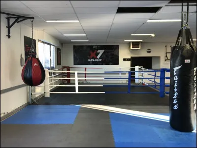 Dans cette salle, quel type de sport peut-on pratiquer ?