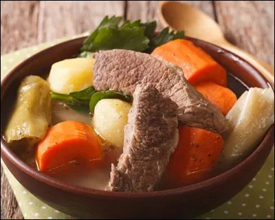 Quel légume devons-nous mettre en dernier quand nous faisons un pot au feu ?