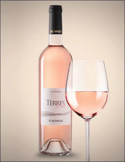 Pour boire le vin comme un roi, rien de vaut une jolie coupe en cristal d'une prestigieuse maison : quel est son nom ?