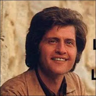 Tous les matins, Jo Dassin allait acheter son :