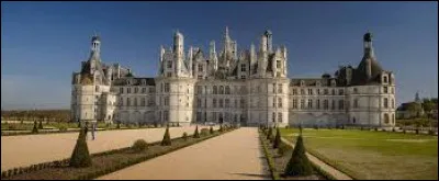 Le ch&acirc;teau de Chambord est l'un des nombreux ch&acirc;teaux...