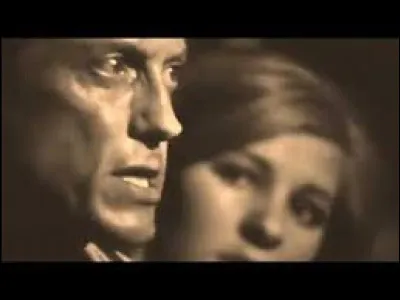 ''Qui a tué Davy Moore ? '' demandait Greame Allwright en évoquant la mort d'un champion du monde couronné en 1959. Quel sport pratiquait-il ?