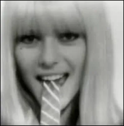 Quel était le prénom de la jeune fille qui aimait ''Les Sucettes'' dans la chanson de France Gall ?