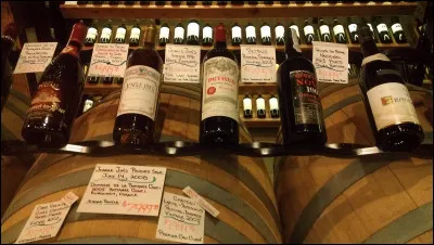 Ce vin rouge, la plupart du temps vendu aux enchères, est considéré comme le plus cher au monde ; quel est son nom ?