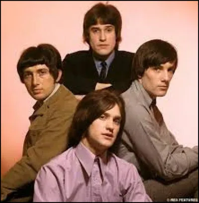 Avec ''Sunny Afternoon'', le groupe The Kinks prend la première place du UK Singles Chart (hit parade) aux Beatles qui l'occupaient avec -----------------.