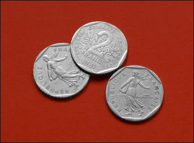 Trois pièces de monnaie sont jetées en même temps. Quelle est la probabilité d'obtenir exactement trois faces ?