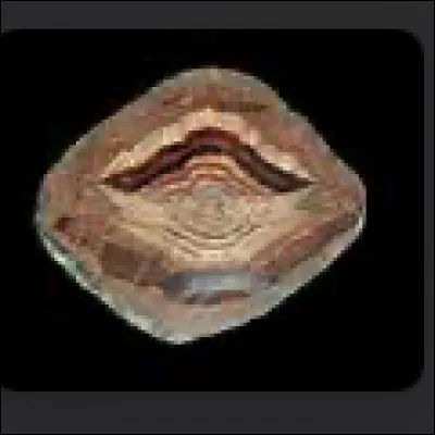 L'agate est une pierre gemme.