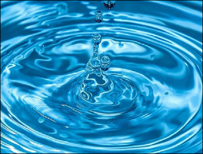Quelle est la formule chimique de la molécule d'eau pure ?