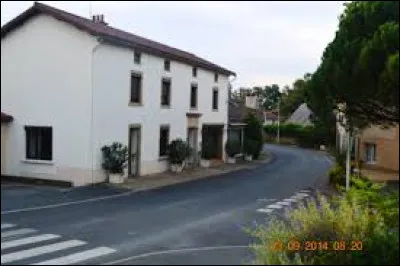 Village d'Occitanie, dans l'arrondissement de Villefranche-de-Rouergue, Les Albrès se situe dans le département ...