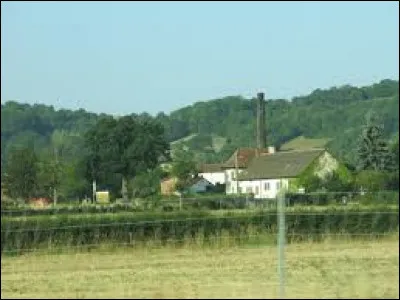 Vous avez sur cette image la tuilerie Saint-Laurent de Nan-sous-Thil. Commune de l'ancienne région Bourgogne, elle se trouve dans le département ...