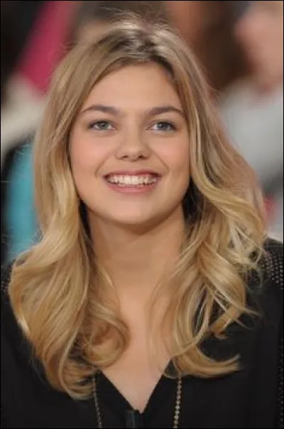 À l'état civil, quel est le nom de la chanteuse Louane ?