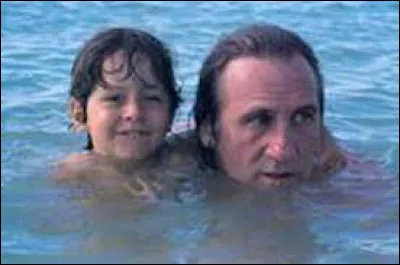 Gérard voit grandir son petit garçon Antoine, il y a aussi Sophie, la mère d'Antoine, ses ex-femmes et ses maîtresses ... un film de Pialat de 1995 avec Gérard Depardieu ?