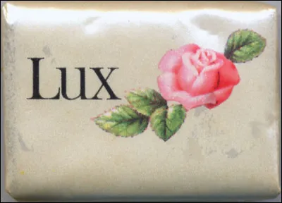 Quant &agrave; ce savon c&eacute;l&egrave;bre pour lequel de tr&egrave;s nombreuses stars ont fait la publicit&eacute;, puisque son slogan &eacute;tait "Lux, le savon des stars !", en quelle ann&eacute;e est-il arriv&eacute; en France ?