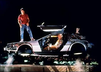 Avec quelle voiture Marty entre-t-il en collision dans le futur?