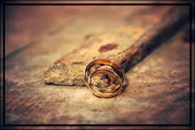 Qui est étranger au temps, ne s'inscrit ni dans le temps ni dans la durée :