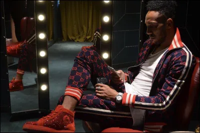 Quelle est la marque cet ensemble de survêtement ?