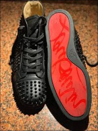 On les reconnaît très bien avec leur semelle rouge.