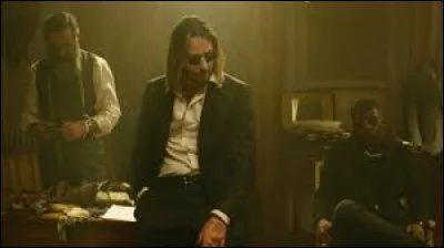 Qui n'ont pas chanté dans "prêt à partir" : 
"On tue la 'teille à quatre donc on en prend dix,
Gucci pour ma mère, billet pour lui qui mendie" ?