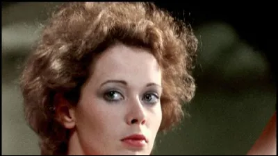 Mélodie ... chante le ... d'Emmanuelle - Qui bat ... à ... perdu !