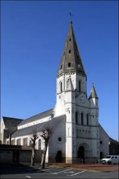 Nous terminons notre balade en Nouvelle-Aquitaine, à Saint-Varent. Ville dans le pays Thouarsais, elle se situe dans le département ...