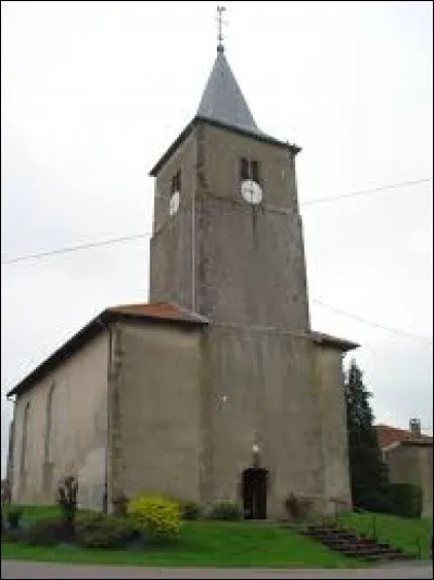 Nous sommes dans le Grand-Est devant l'église de l'Assomption de Manonviller. Village du Lunévillois, connu pour son fort (appelé fort Haxo), il se situe dans le département ...