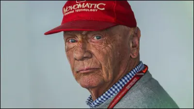 Cette année a aussi vu des nouvelles pas réjouissantes comme la mort de grandes figures de la F1. Parmi ces figures, comment s'appelle ce pilote ?