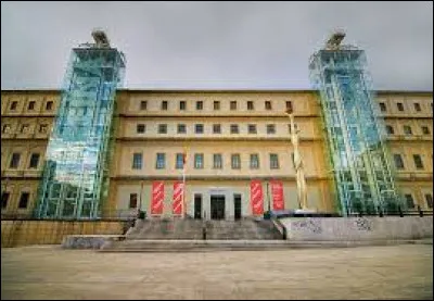 La pièce phare du musée Reina Sofia à Madrid est...