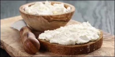 Quelle marque a eu pour slogan "Le fromage des gastronomes en culotte courte" ?