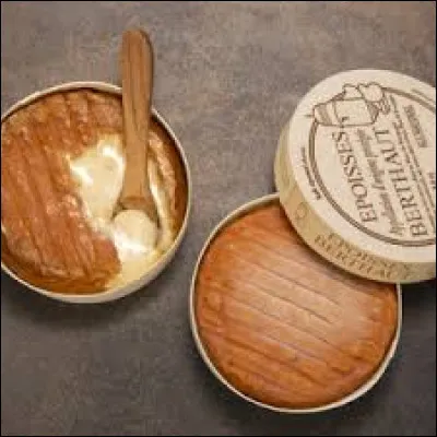 Savez-vous comment se nomme cet original fromage qui se mange à la cuillère ?
