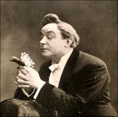 Qui est ce créateur de la chanson ''Viens, poupoule ! ''