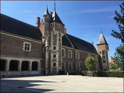 Depuis 1952 on peut visiter le musée international de la chasse dans le château de...