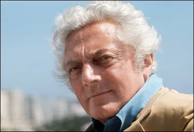 Ce cinéaste italien, réalisateur de "Parfum de femme", "Au nom du peuple italien", "les monstres", c'est ... Risi.