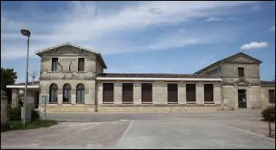 Petit tour en Nouvelle-Aquitaine à Cénac. Commune de l'Entre-deux-Mers, elle se situe dans le département ...