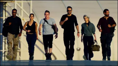 Un film d'action policier sorti le 13 d&eacute;cembre sur Netflix et durant environ 2 heures 10 minutes.Quel est ce film de Michael Bay avec Ryan Reynolds, M&eacute;lanie Laurent et Dave Franco ?