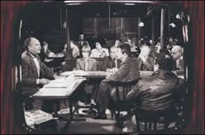 Son temps est compt&eacute; quelquefois,Chacun peut invoquer son droit,Par son absence, elle fait douter,En la nommant, vous la donnez.C'est aussi une princesse,Non celle au pois, cette pince-fessequi vous raconte ses salades,mais bien la reine des salades !