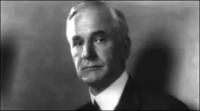 Nommé dès le 4 mars 1933 par Roosevelt, il est resté Secrétaire d'État plus de 10 ans - jusqu'en novembre 1944, jouant un rôle essentiel dans les conférences interalliées et poussant à la décolonisation. C'est ...