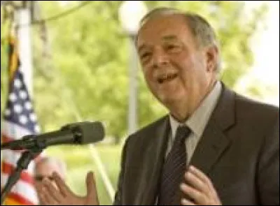 Membre du Parti démocrate, il est nommé Secrétaire d'État par Kennedy en janvier 1961 et il reste huit ans - dans l'administration Kennedy et dans celle de Johnson. Il prône la fermeté face au communisme et joue un rôle important dans la guerre du Viêtnam. C'est ...