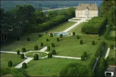 Nous terminons notre balade dans les jardins à la française du château de Vaire-le-Grand, à Vaire-Arcier. Ancienne commune commune du Grand Besançon Métropole, elle se situe dans le département ...