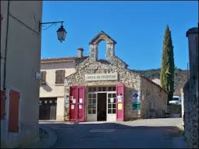 Commune Bas-Alpine, dans le parc naturel régional du Verdon, Quinson se situe en région ...