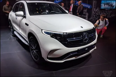 Ce nouveau modèle électrique est la synthèse de 134 années de luxe automobile pour cette marque. Quel est son nom ?