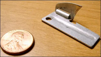 Par rapport à la boîte de conserve, quand a été inventé l'ouvre-boîte ?