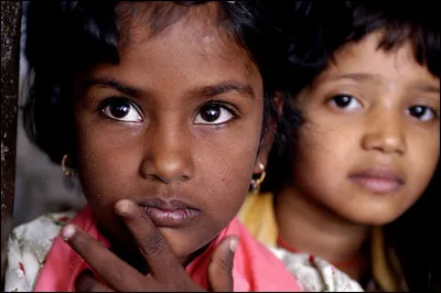 À quoi jouait-on en Inde au VIIe siècle, avec des figurines d'éléphants, de chevaux et de fantassins ?