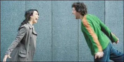 Tu m'&eacute;nerves avec tes probl&egrave;mes, tu vois bien que j'ai...