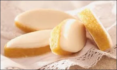 Les calissons sont une spécialité de/d'...