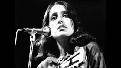 ''Wild Mountain Thyme'' est une reprise de Joan Baez. Cette chanson est aussi connue sous le titre ''Will You Go Lassie, Go''. ''Lassie'' signifie petite fille en anglais et c'était le nom d'un chien d'une race originaire d'Écosse dans un film des années 40. Saurez-vous le retrouver ?
