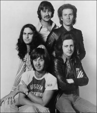 The Spencer Davis Group chante ''Keep On Running''. Quelle personne a connu le succès au cinéma ?