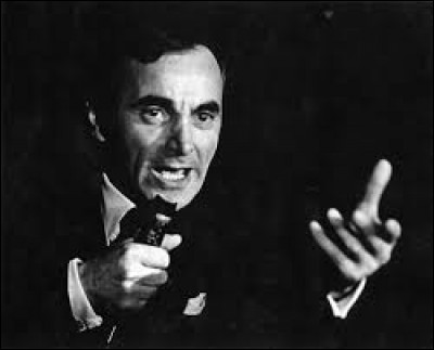 Extrait de ''La Bohème'' de Charles Aznavour : 

''Je vous parle d'un temps
Que les moins de vingt ans
Ne peuvent pas connaître
Montmartre en ce temps-là
Accrochait ses lilas
Jusque sous nos fenêtres''

Quelle place se trouve à Montmartre ?