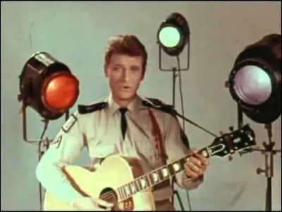 ''Quand revient la nuit'' chantait Johnny Hallyday alors qu'il effectuait son service militaire. O&ugrave; fut-il appel&eacute; sous les drapeaux ?