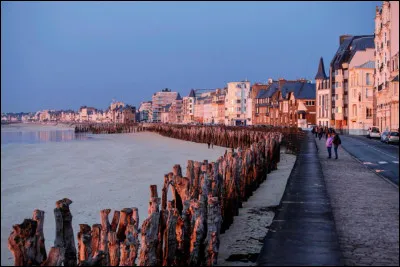 Saint-Malo est une ville se trouvant...